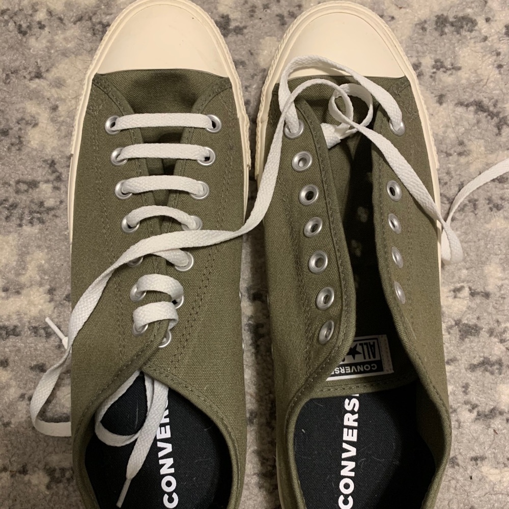 Converse low top